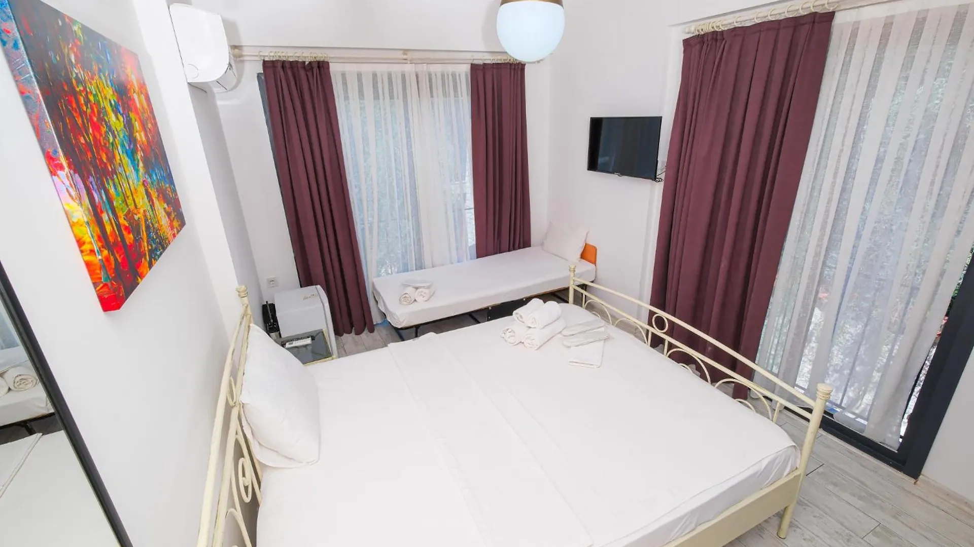 Kybele Alacati Izmir 0*,