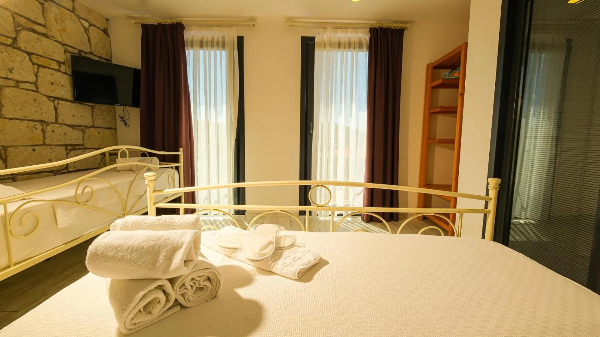 Kybele Alaçatı İzmir 0*,